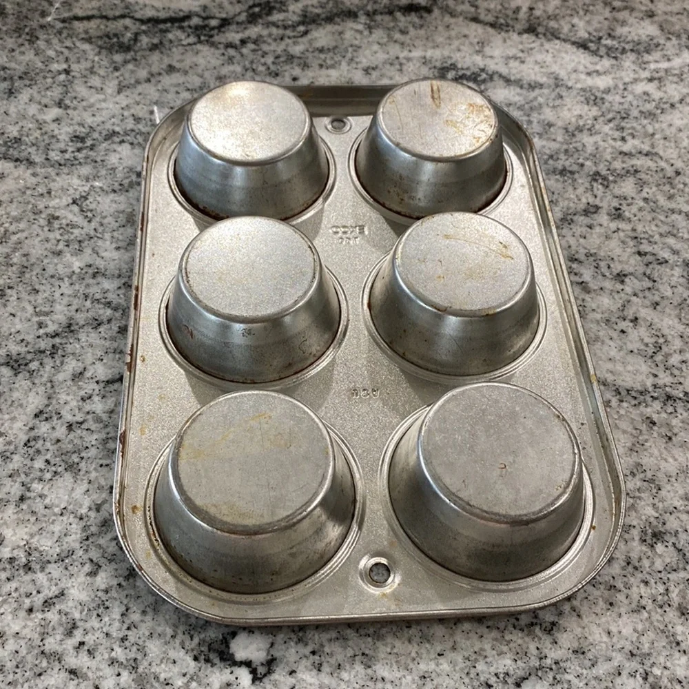 Vintage Ekco T60 6-Cup Muffin Tin Baking Pan!